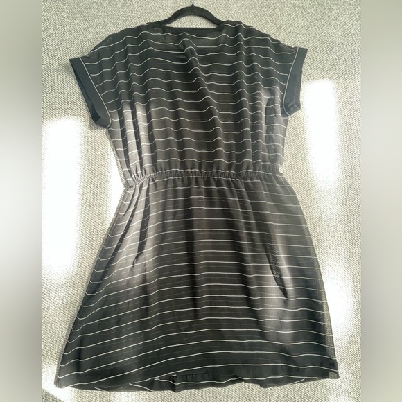 Kensie Black and White Dolman Sleeve Mini Dress - Picture 13 of 16